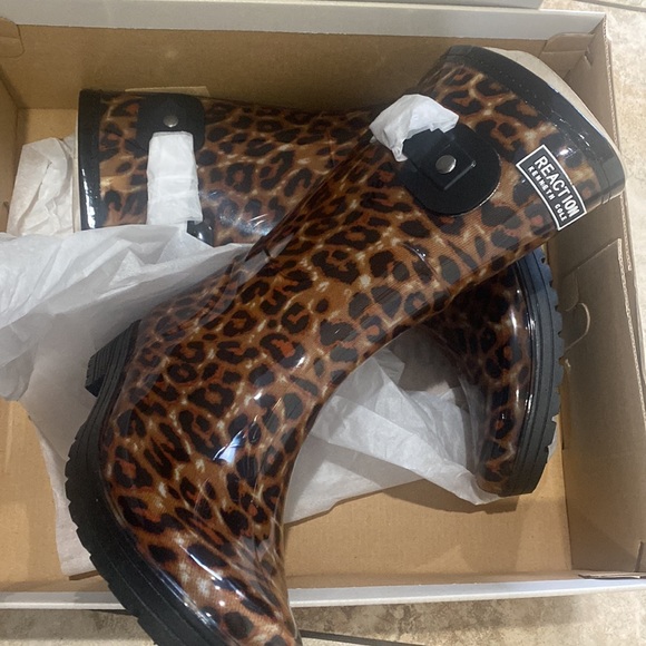 Size 7 Kenneth Cole rain boots - Picture 8 of 8